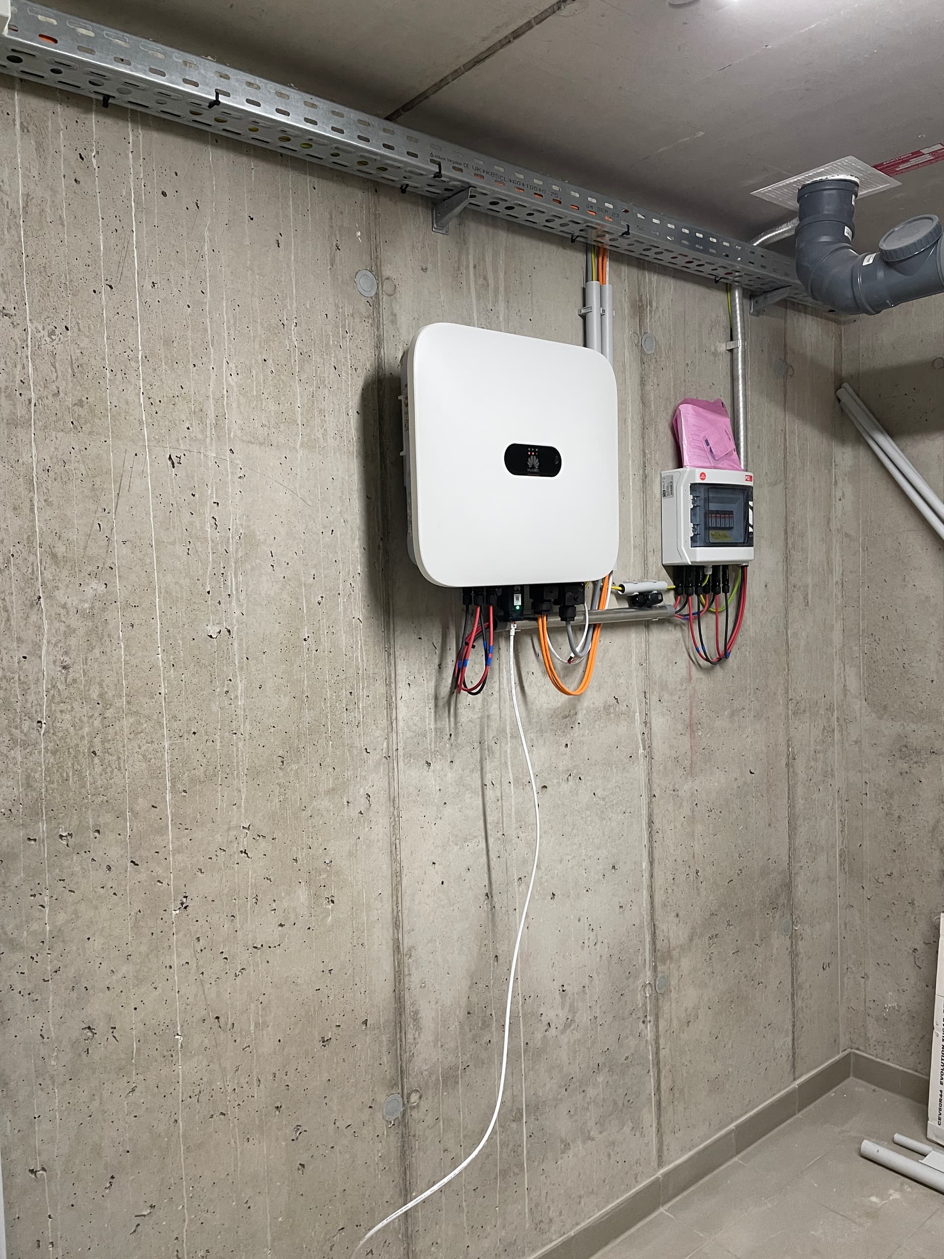 Praxis-Einblick Wechselrichter Gewerbe Photovoltaik Leibnitz